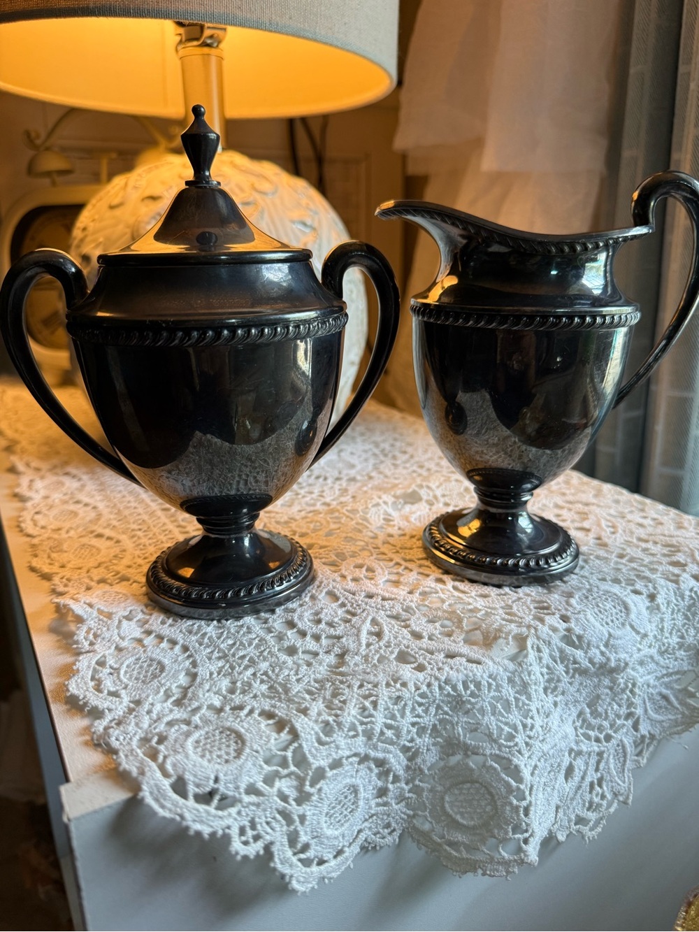 Art company 502 lidded sugar bowl and creamer